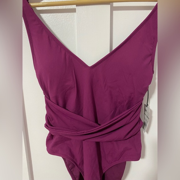 Shade & Shore One Piece Swimsuit Medium - Picture 4 of 6